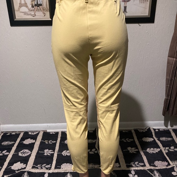 Riding britches / riding pants in canary yellow - Picture 2 of 4